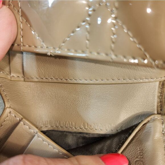 Lady Dior Lotus Compact Wallet Calfskin, Cannage Quilting 2022 Collection - Picture 13 of 14